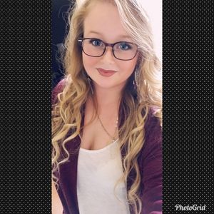 Meet your Posher, Elizabeth